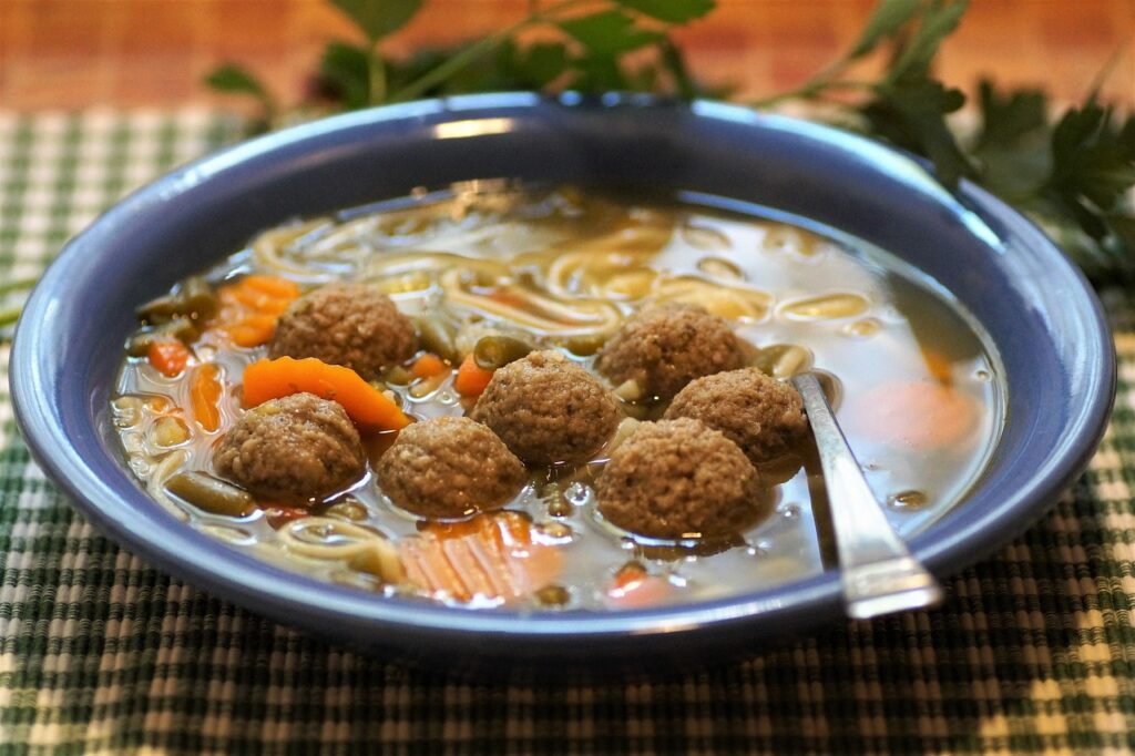 Best Foods and Drinks to Soothe a Sore Throat