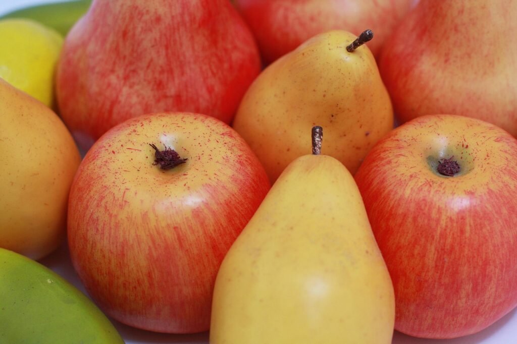 Top 15 Low-Sugar Fruits That Help Control Blood Sugar Naturally