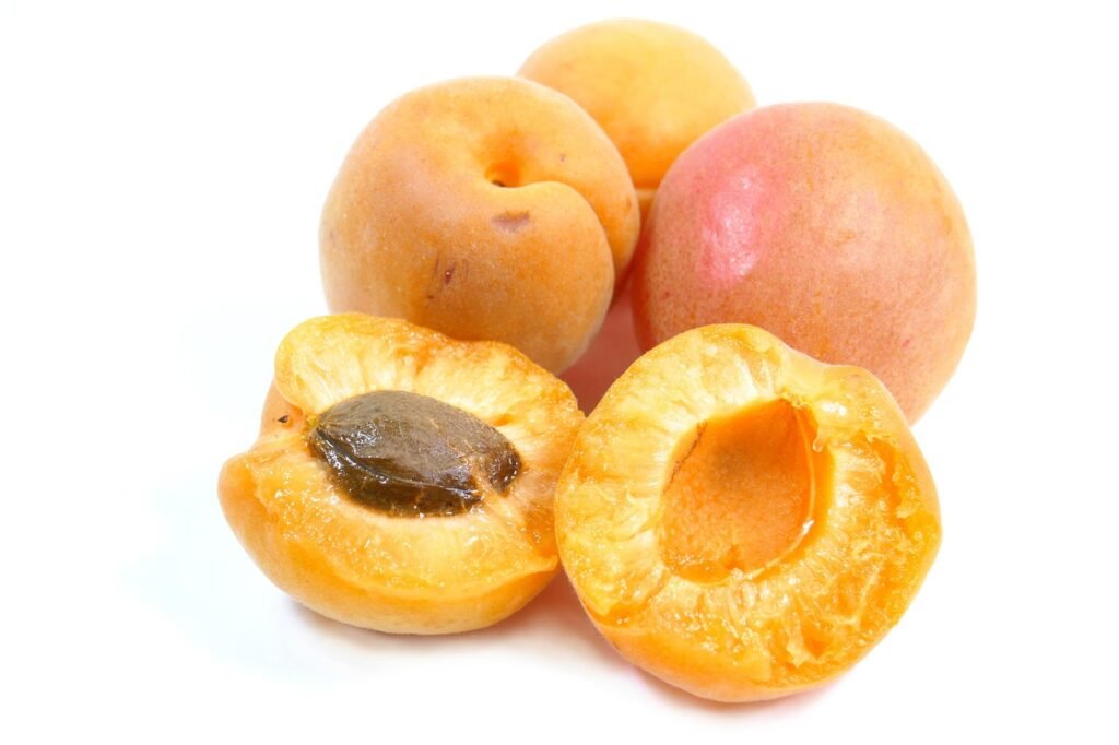 Top 15 Low-Sugar Fruits That Help Control Blood Sugar Naturally