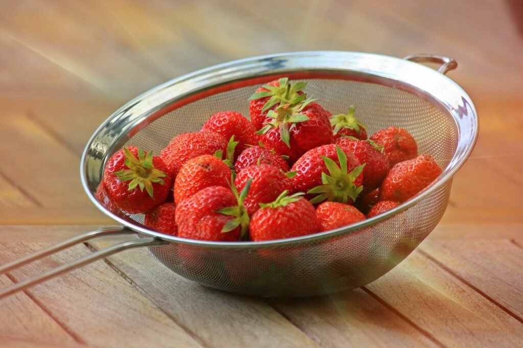 12 Amazing Health Benefits of Strawberries