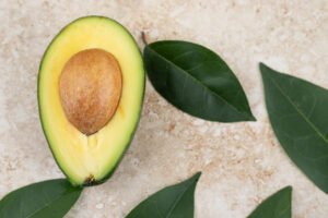 8 Amazing Health Benefits of Avocado Leaves
